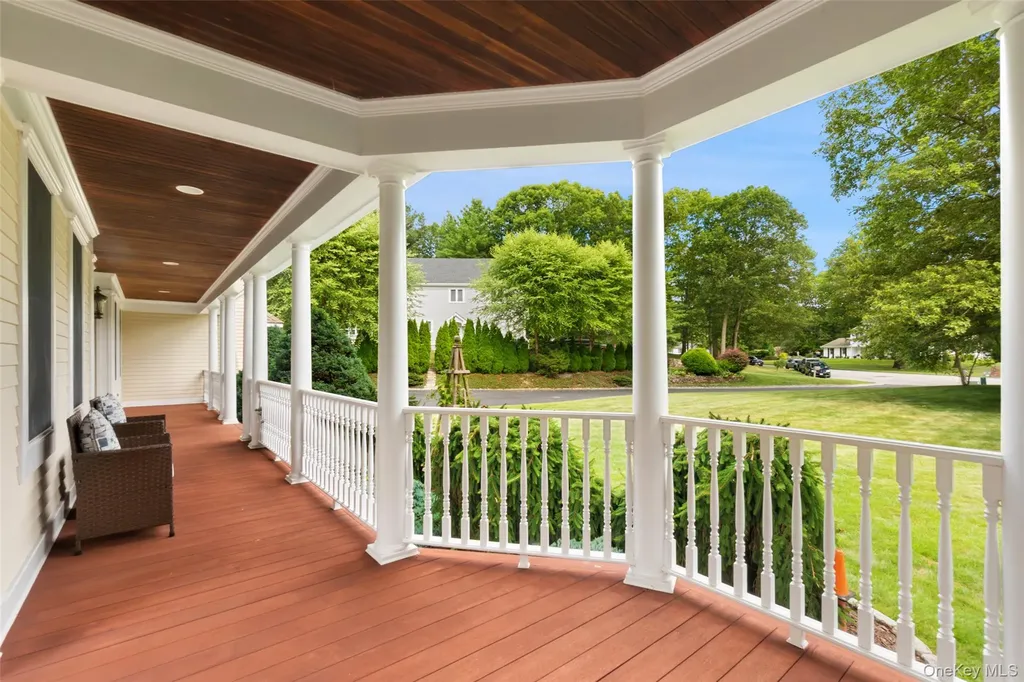 8 Crecco Place Mahopac NY 10541