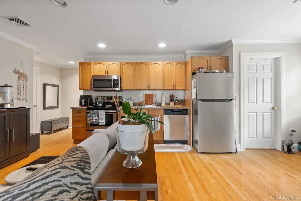 8 Crecco Place Mahopac NY 10541