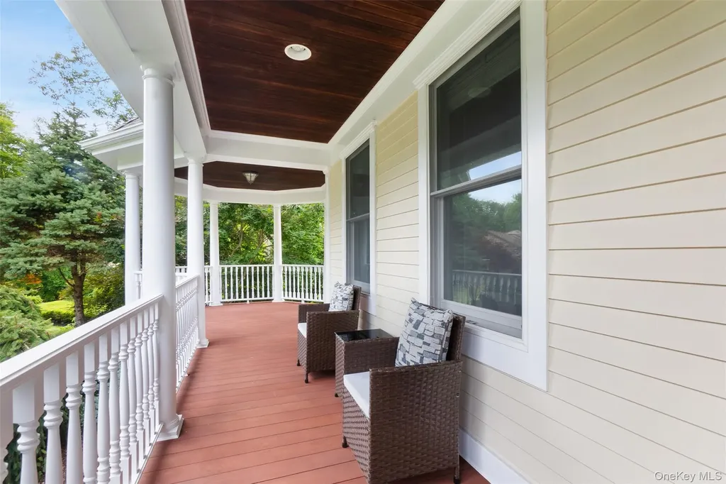 8 Crecco Place Mahopac NY 10541