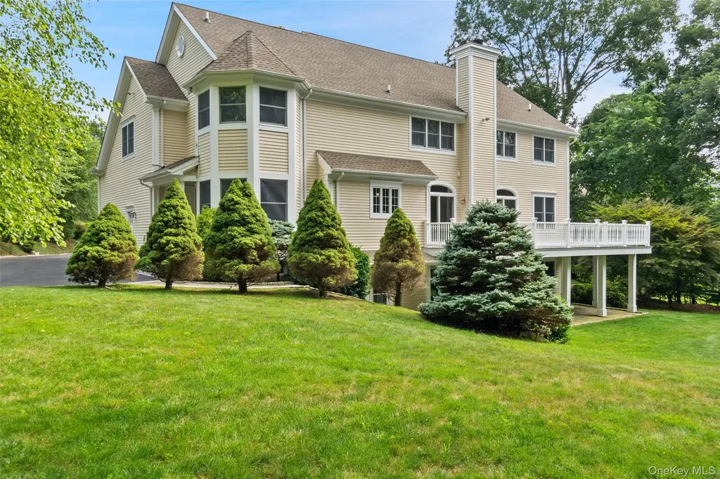 8 Crecco Place Mahopac NY 10541