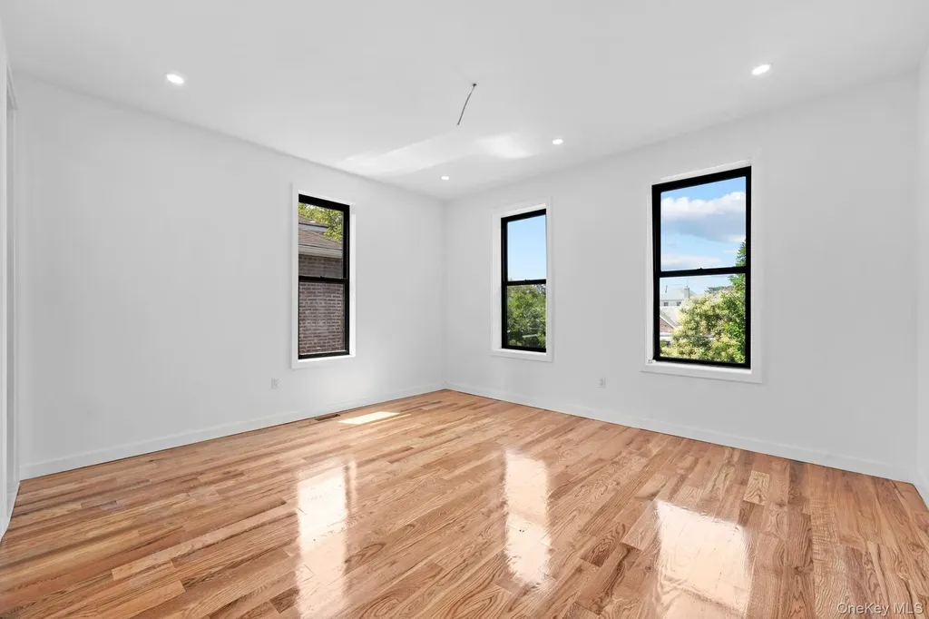 529 E 54th Street Brooklyn NY 11203