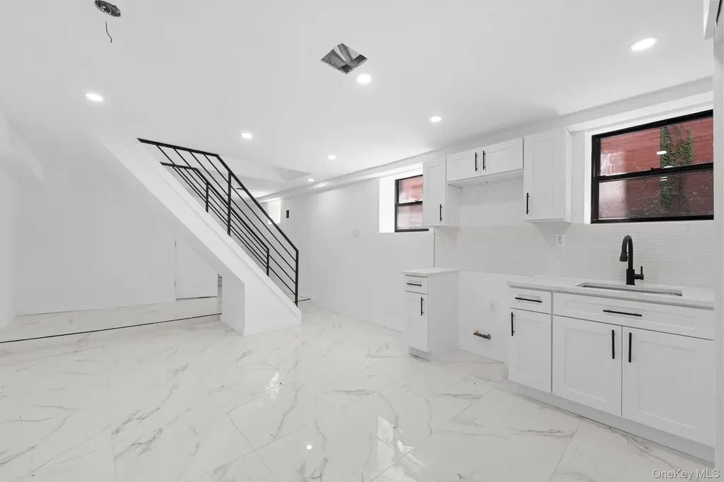 529 E 54th Street Brooklyn NY 11203