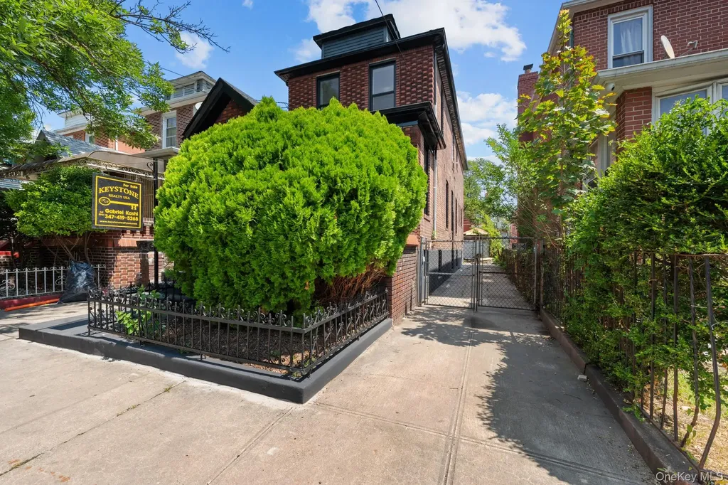 529 E 54th Street Brooklyn NY 11203