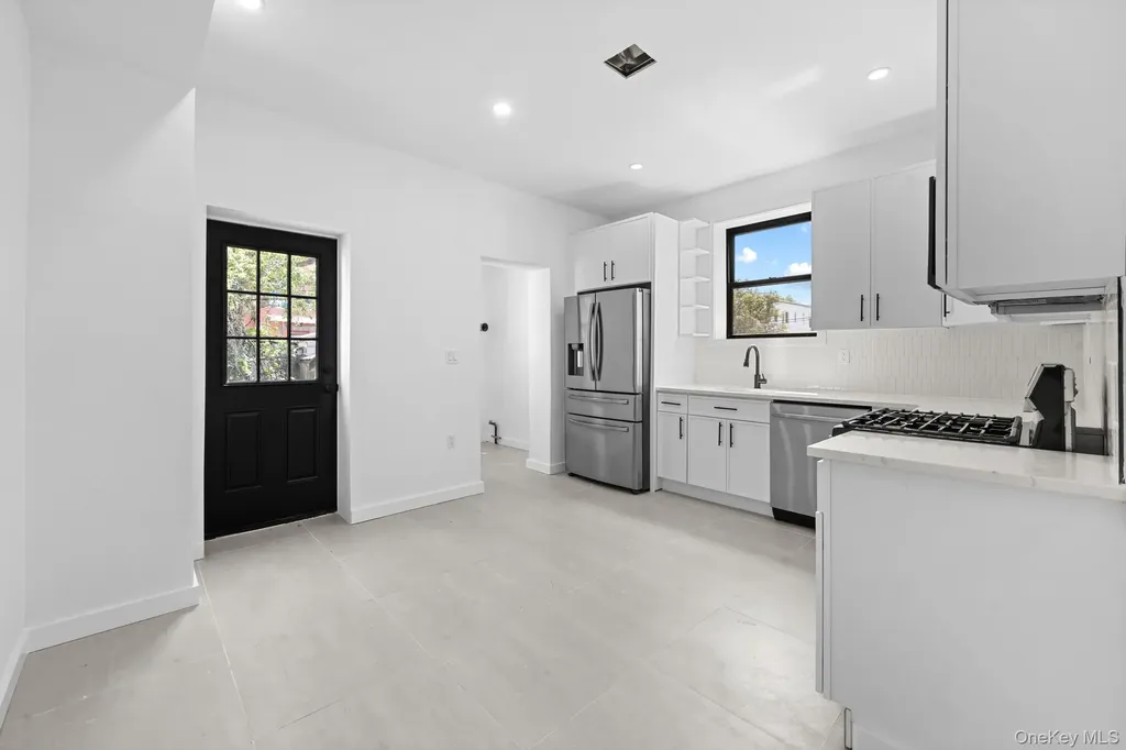 529 E 54th Street Brooklyn NY 11203