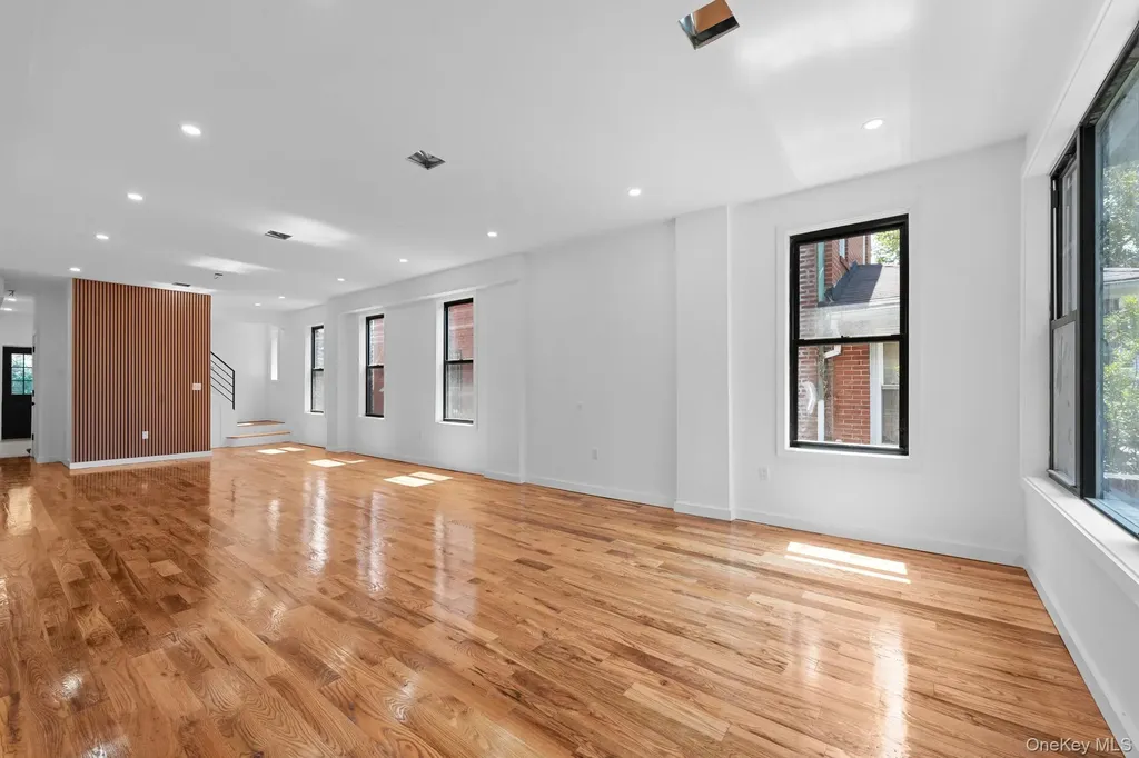 529 E 54th Street Brooklyn NY 11203