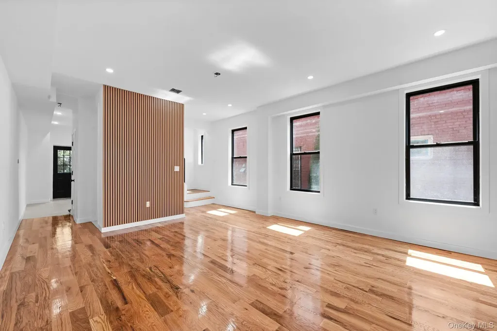 529 E 54th Street Brooklyn NY 11203