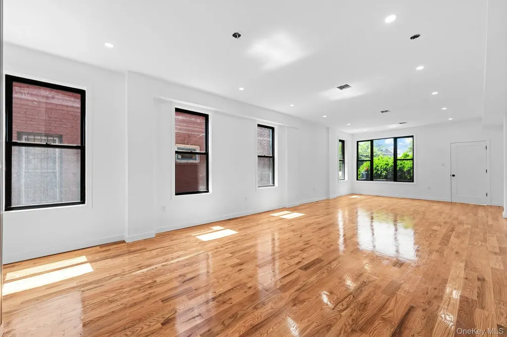 529 E 54th Street Brooklyn NY 11203