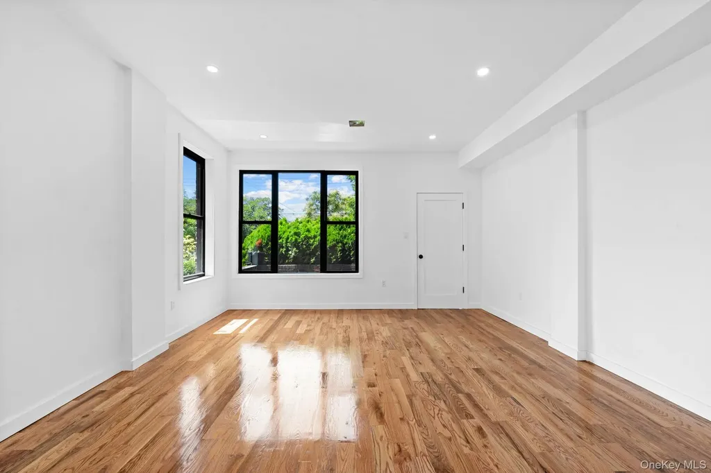529 E 54th Street Brooklyn NY 11203