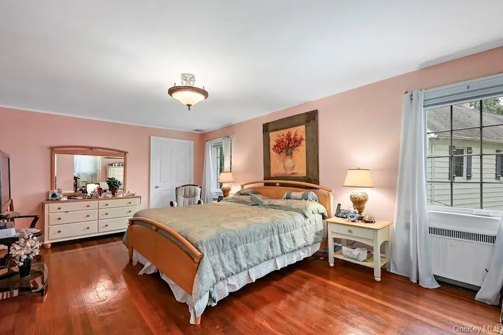 32 Parkway Circle Mount Vernon NY 10552
