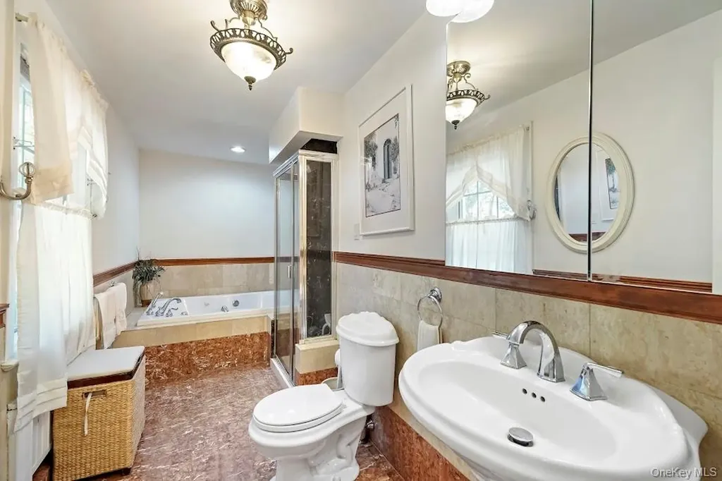 32 Parkway Circle Mount Vernon NY 10552