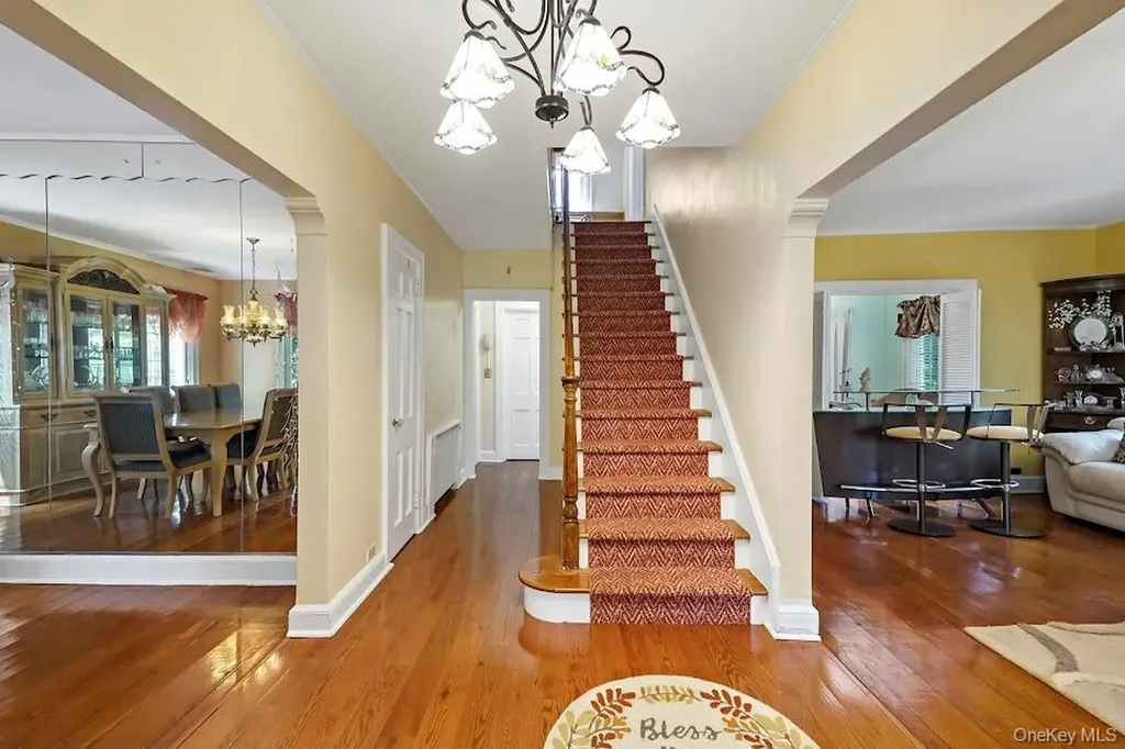 32 Parkway Circle Mount Vernon NY 10552
