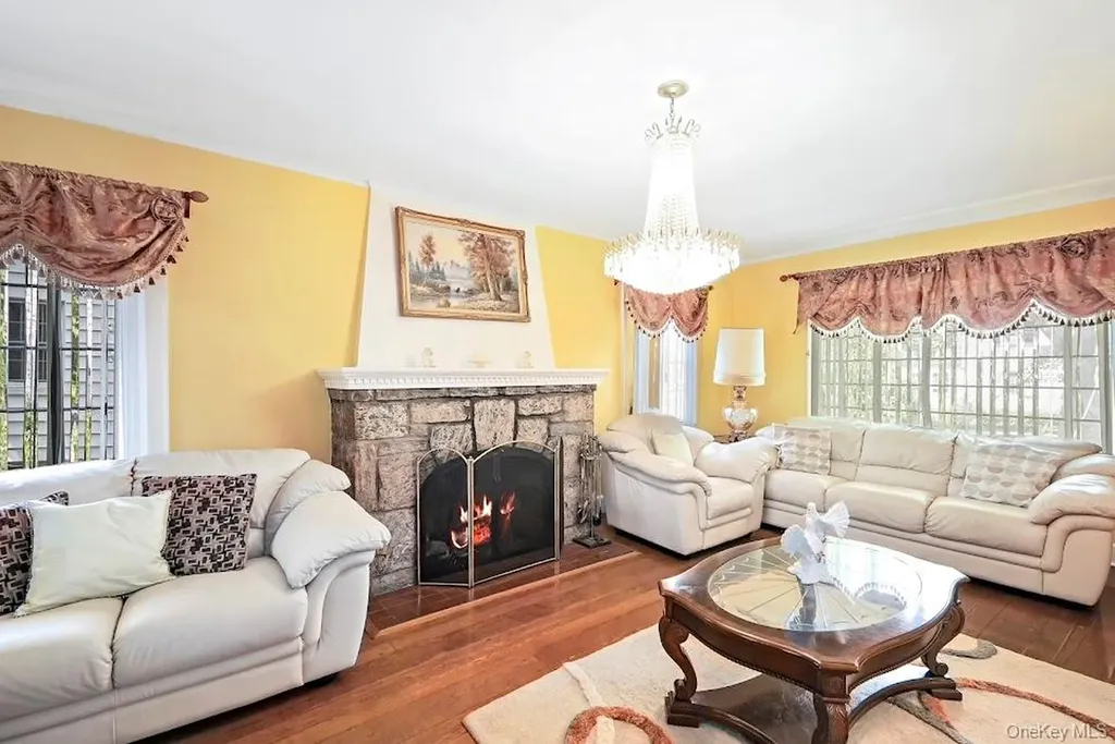 32 Parkway Circle Mount Vernon NY 10552