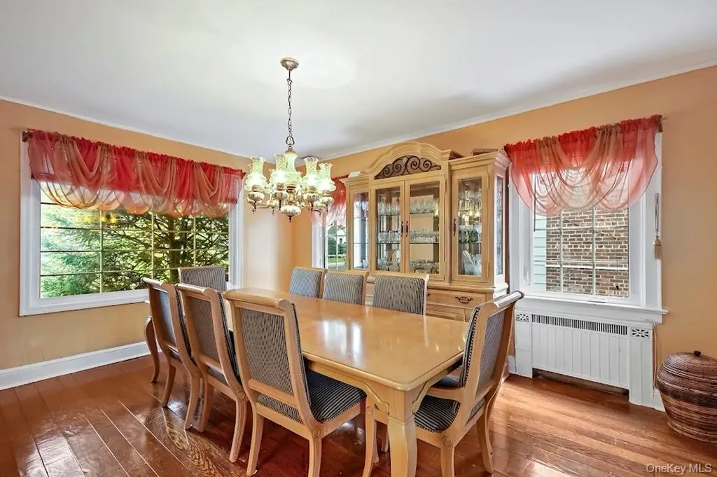 32 Parkway Circle Mount Vernon NY 10552