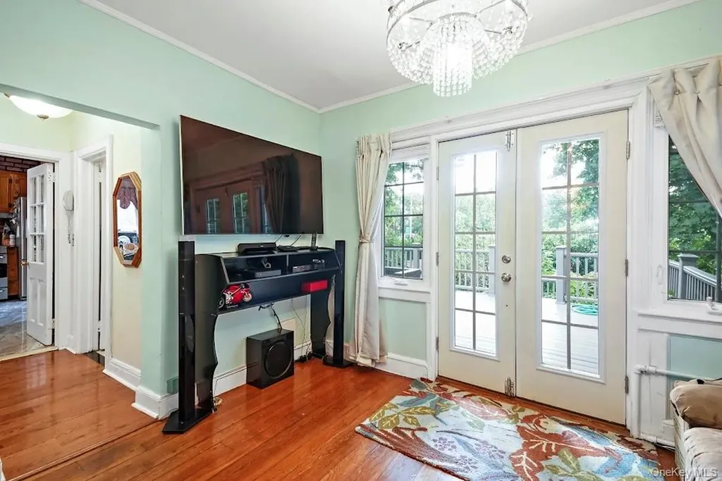 32 Parkway Circle Mount Vernon NY 10552