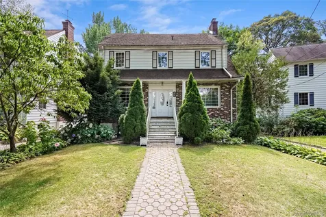 32 Parkway Circle Mount Vernon NY 10552