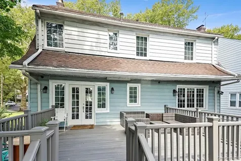 32 Parkway Circle Mount Vernon NY 10552