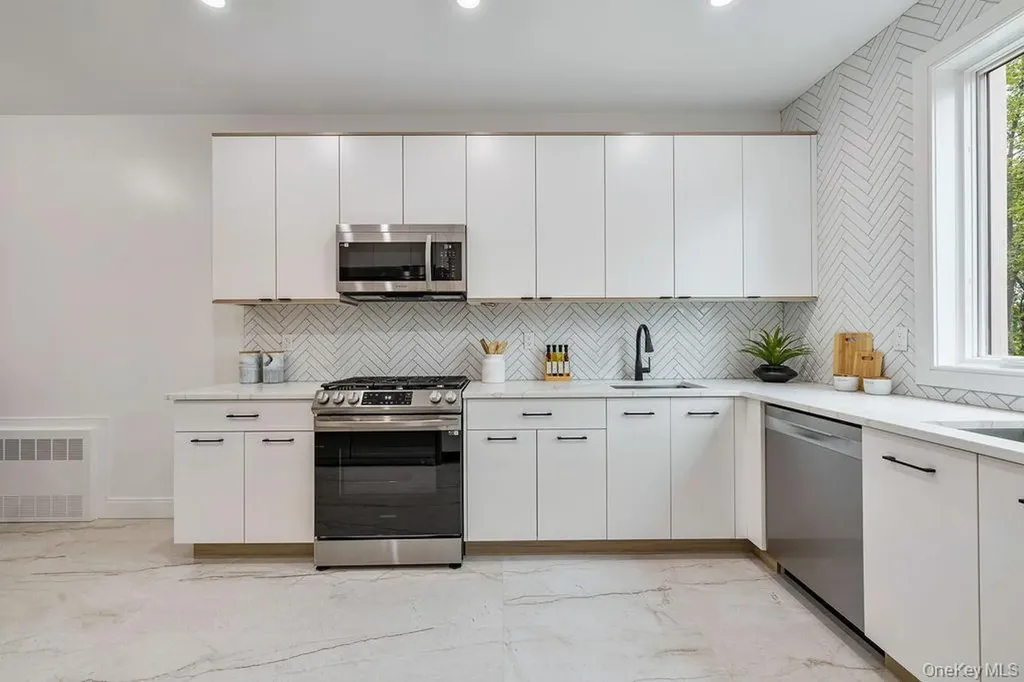 17 Union Road Spring Valley NY 10977