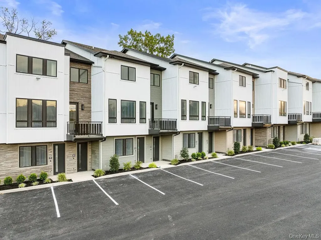 17 Union Road Spring Valley NY 10977