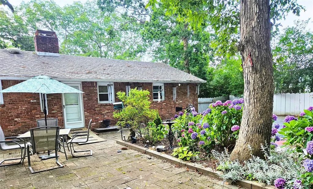 5 Leland Drive Westhampton NY 11977