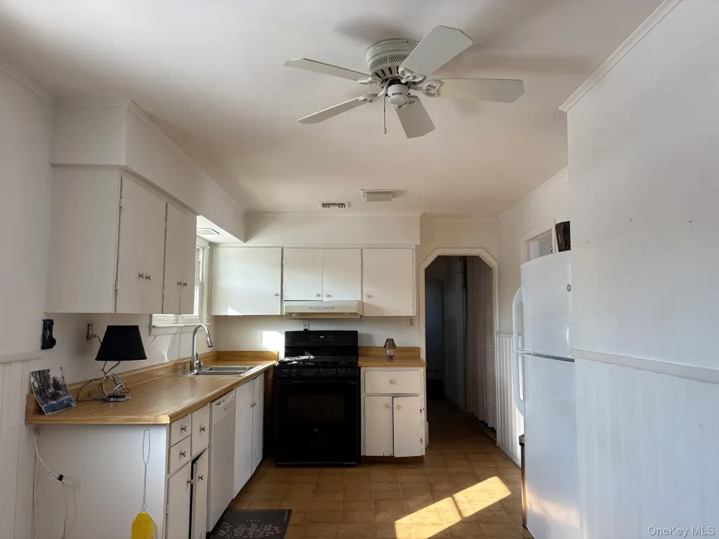 5 Leland Drive Westhampton NY 11977