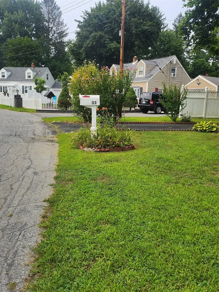 33 Red Barn Road Hyde Park NY 12538