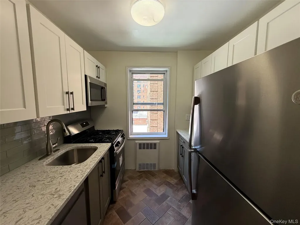 30 Ehrbar Avenue Fleetwood NY 10552