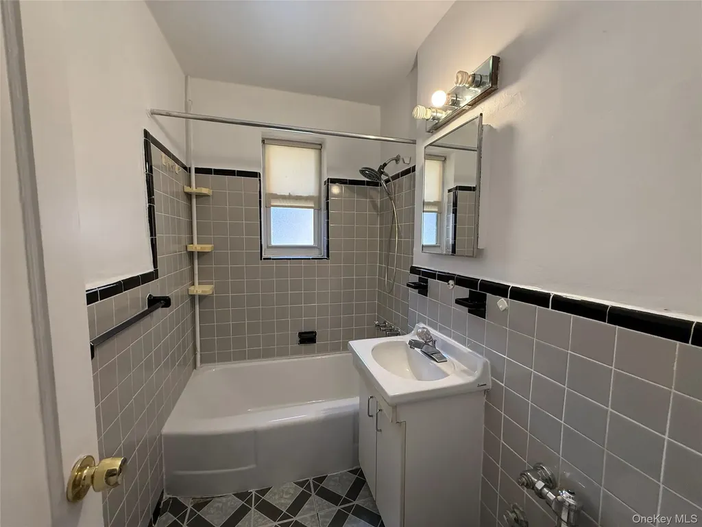 30 Ehrbar Avenue Fleetwood NY 10552