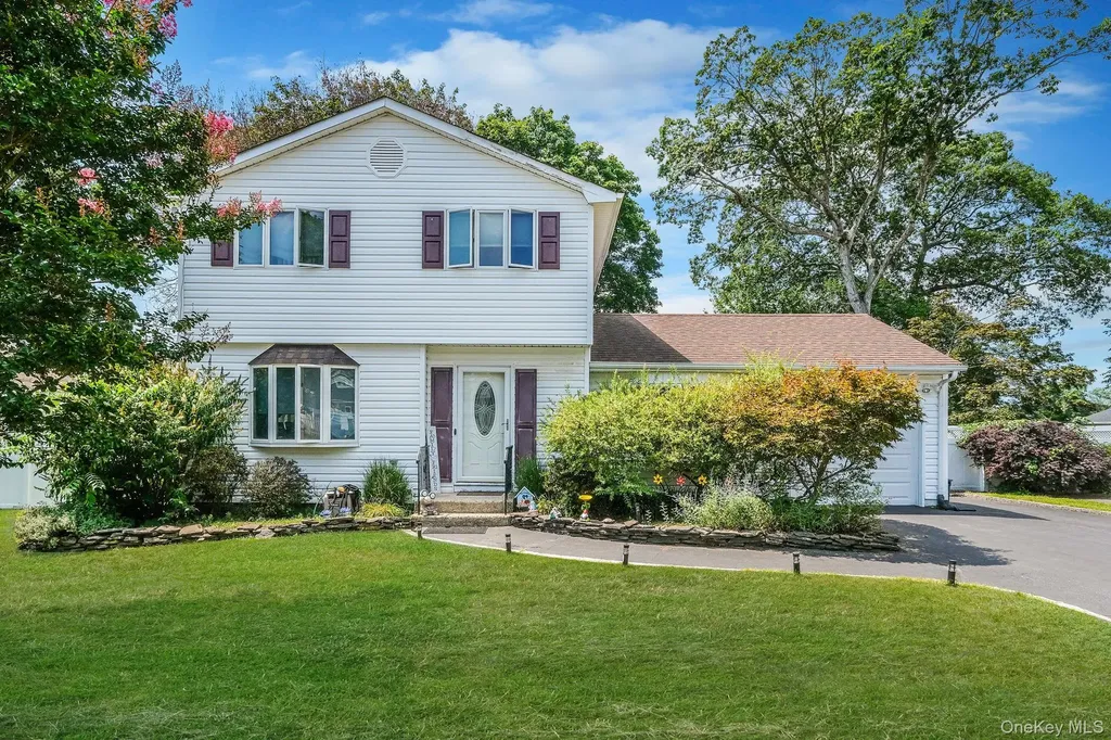 8 Wade Drive Lake Grove NY 11755