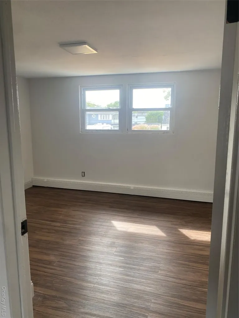 87 Saint George Drive Shirley NY 11967