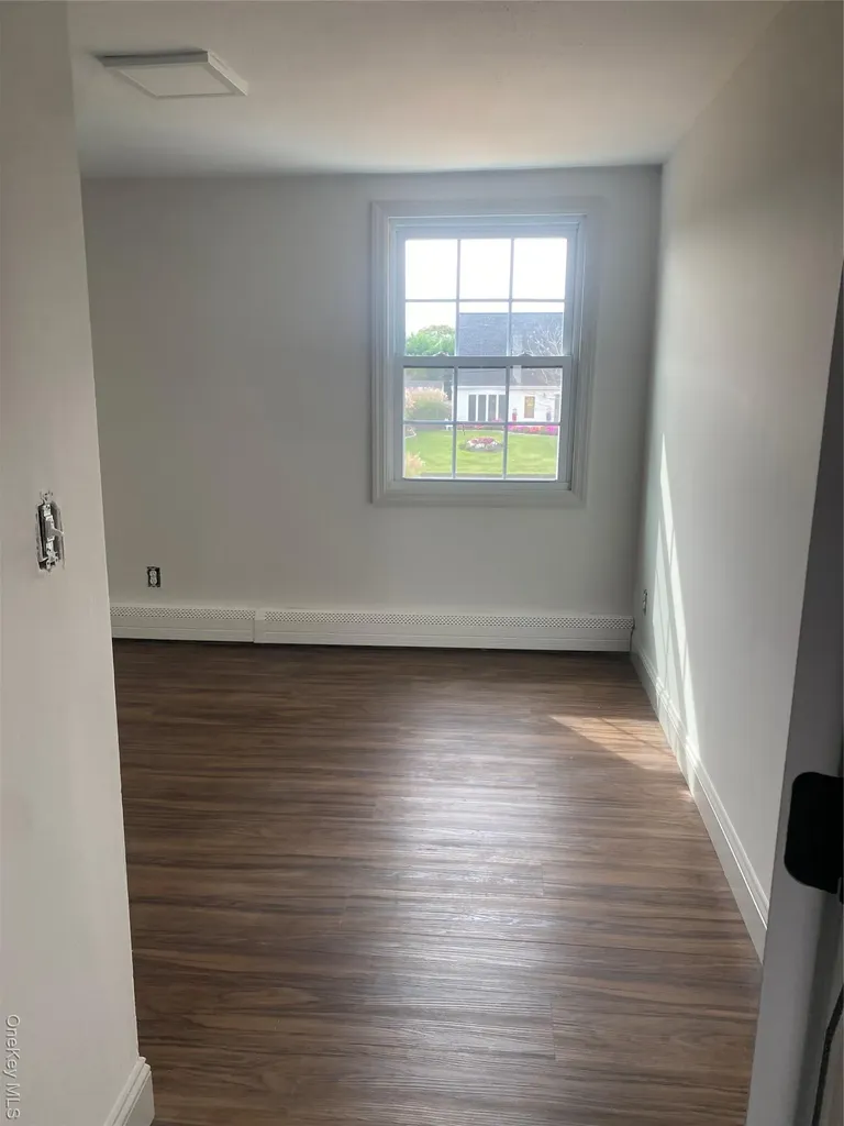 87 Saint George Drive Shirley NY 11967