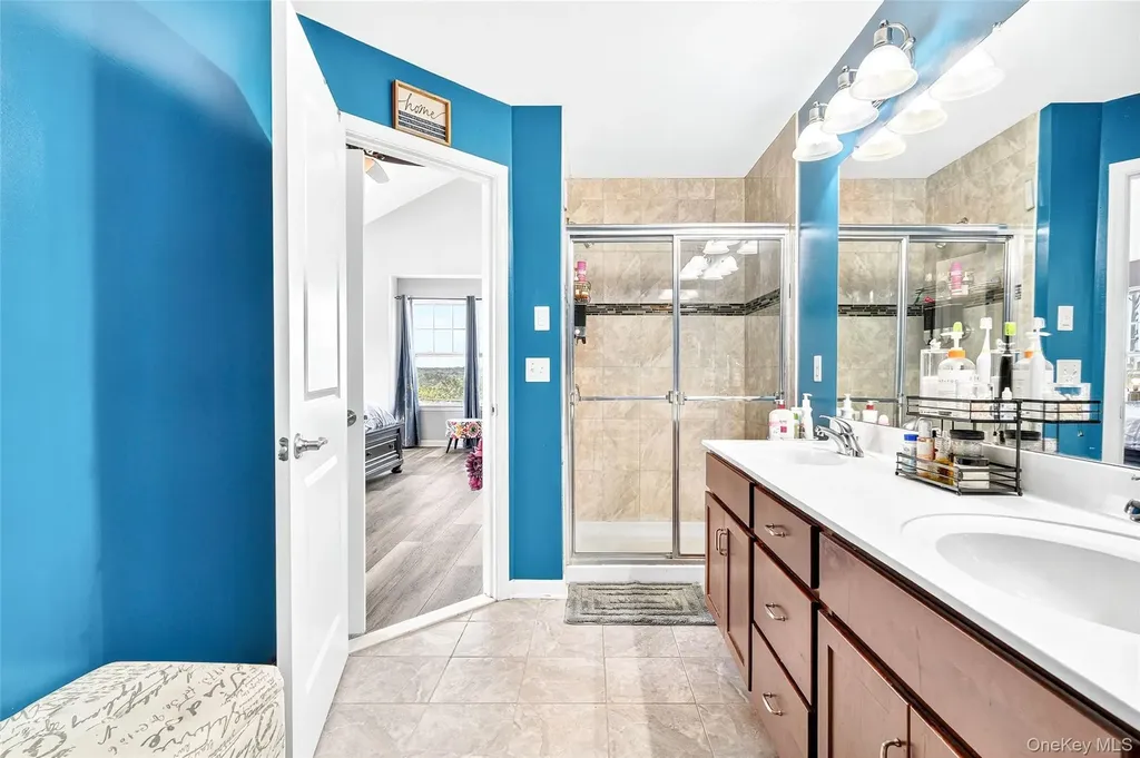 212 Hawthorn Way New Windsor NY 12553