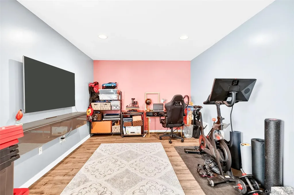 212 Hawthorn Way New Windsor NY 12553