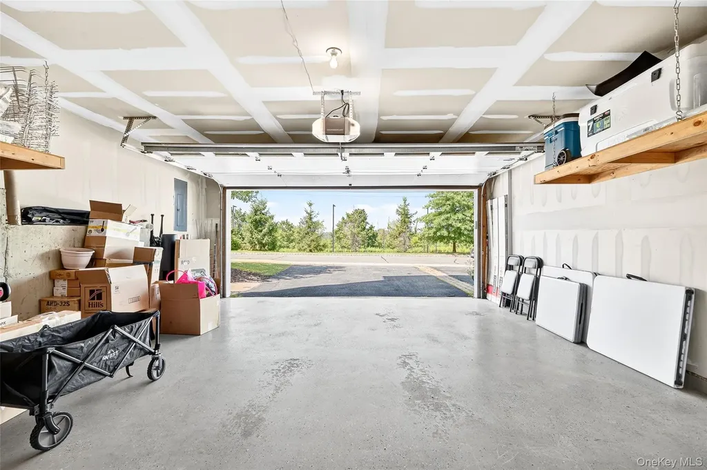 212 Hawthorn Way New Windsor NY 12553