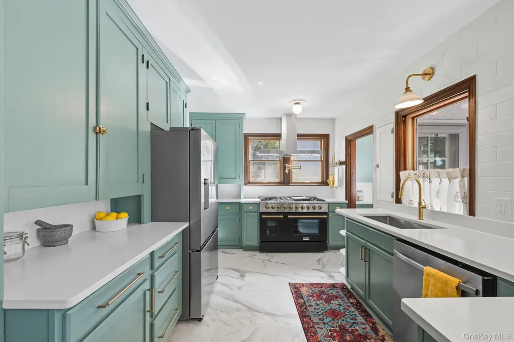 4547 Delafield Avenue Bronx NY 10471