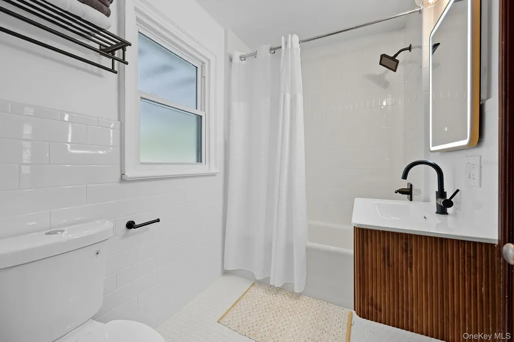 4547 Delafield Avenue Bronx NY 10471