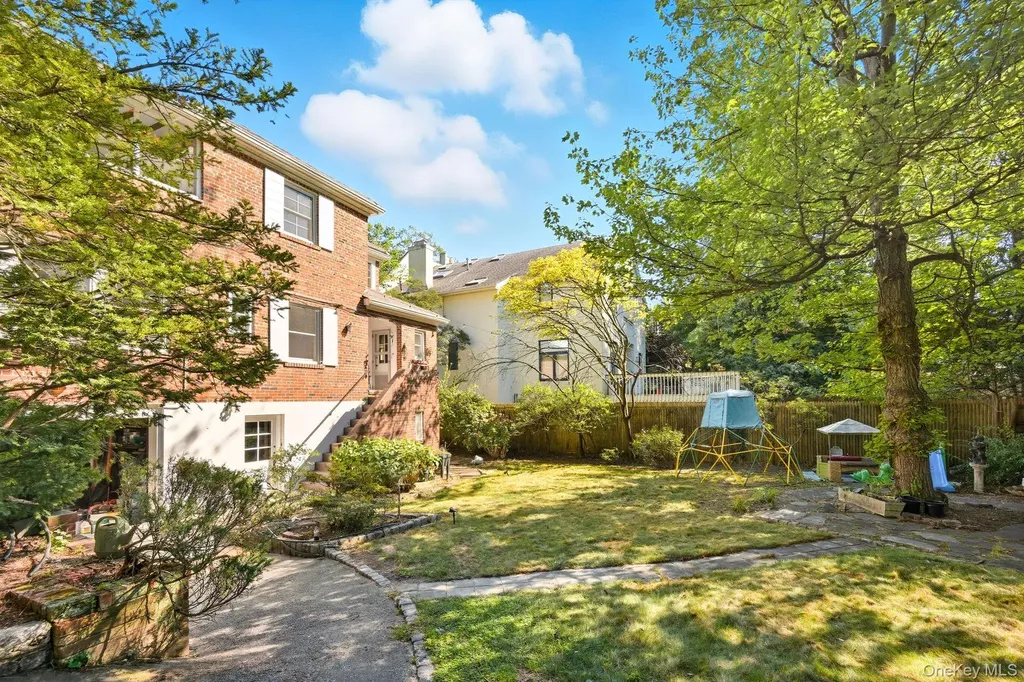 4547 Delafield Avenue Bronx NY 10471