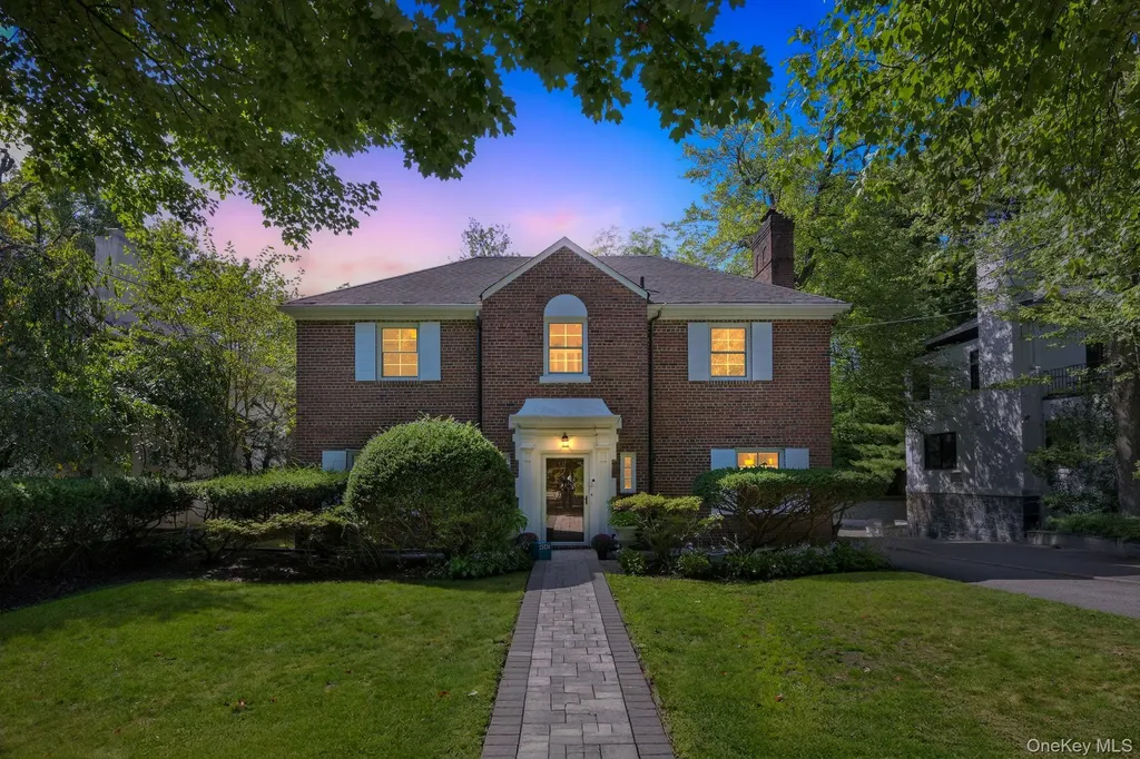 4547 Delafield Avenue Bronx NY 10471