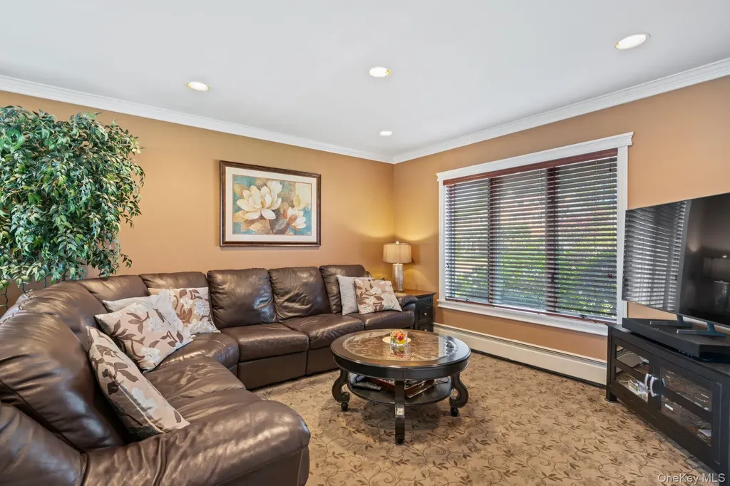 12 Coachman Lane Levittown NY 11756