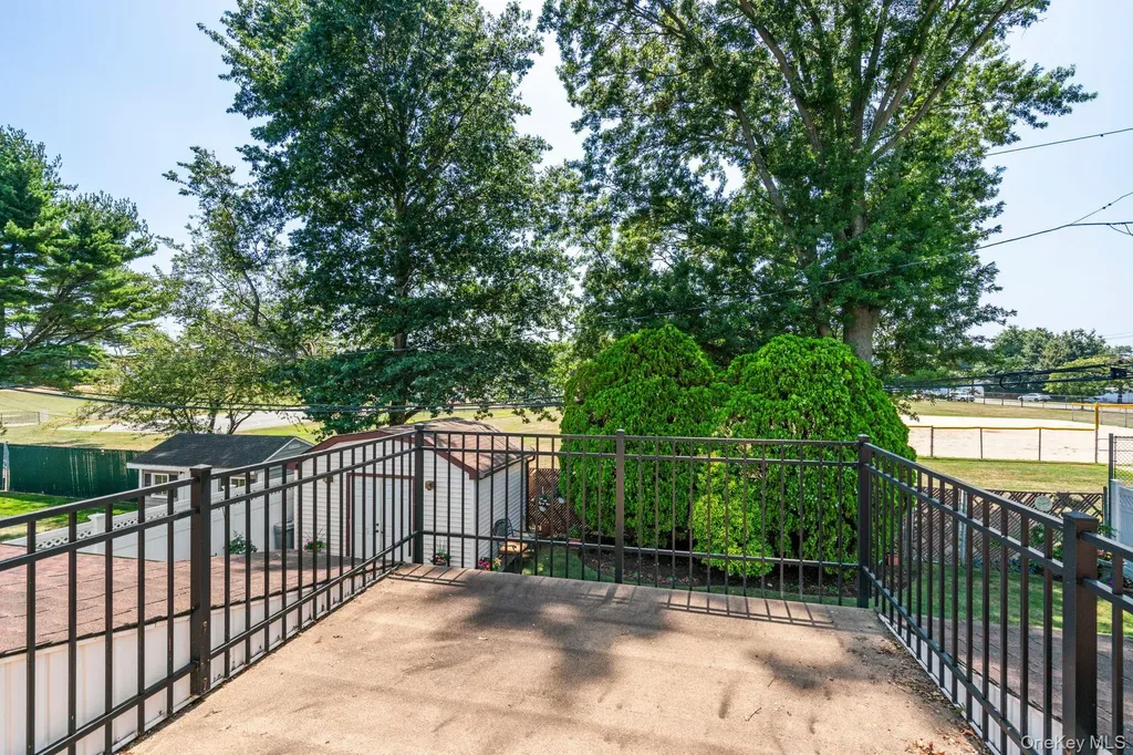 12 Coachman Lane Levittown NY 11756