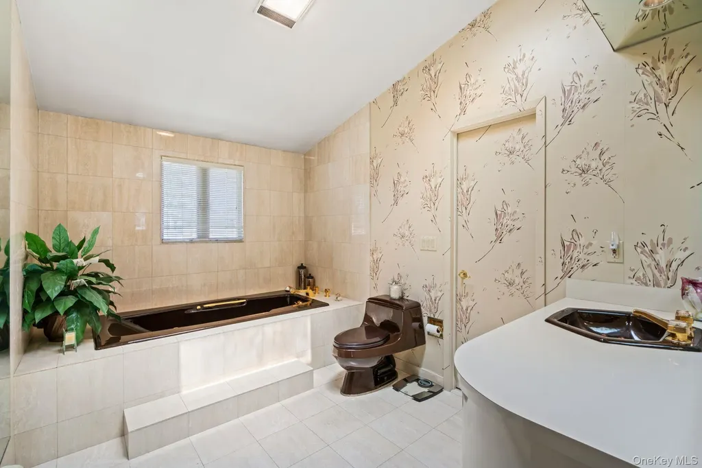 12 Coachman Lane Levittown NY 11756