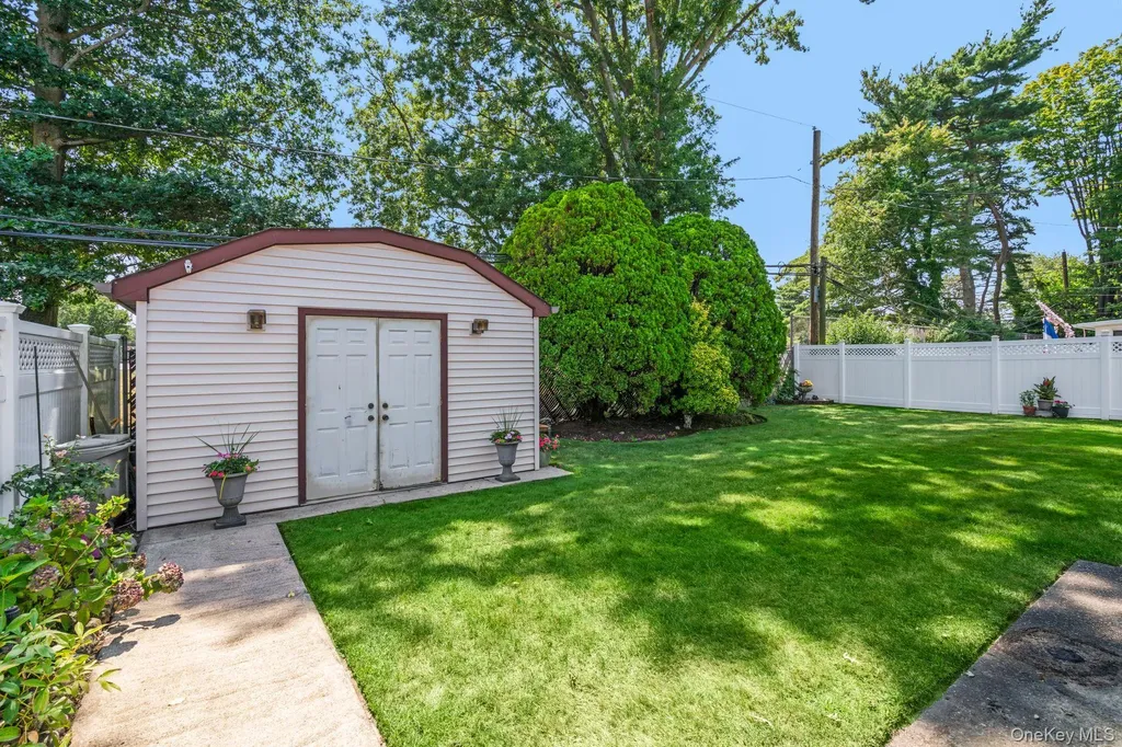 12 Coachman Lane Levittown NY 11756