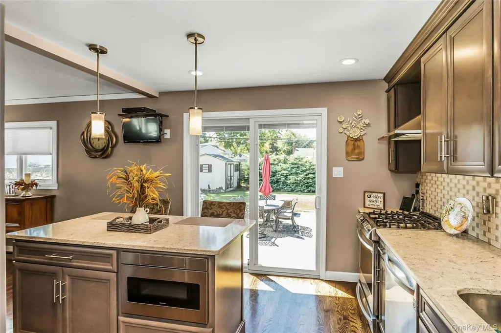 3 Harrow Lane Old Bethpage NY 11804