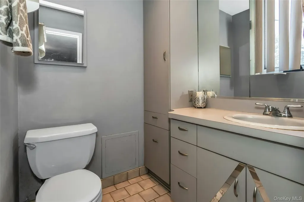 3 Harrow Lane Old Bethpage NY 11804