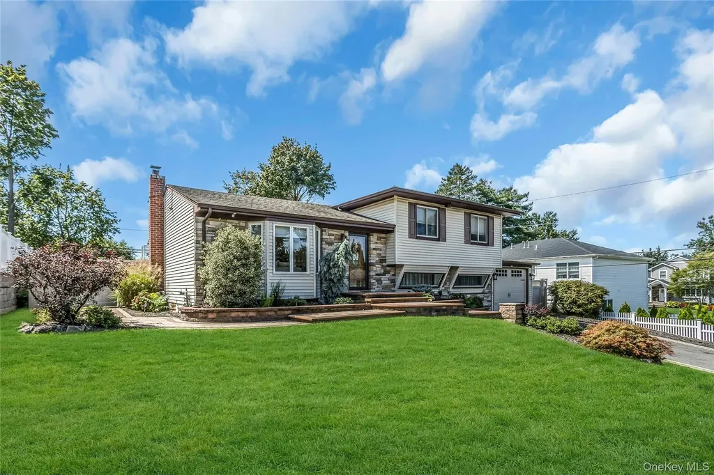 3 Harrow Lane Old Bethpage NY 11804