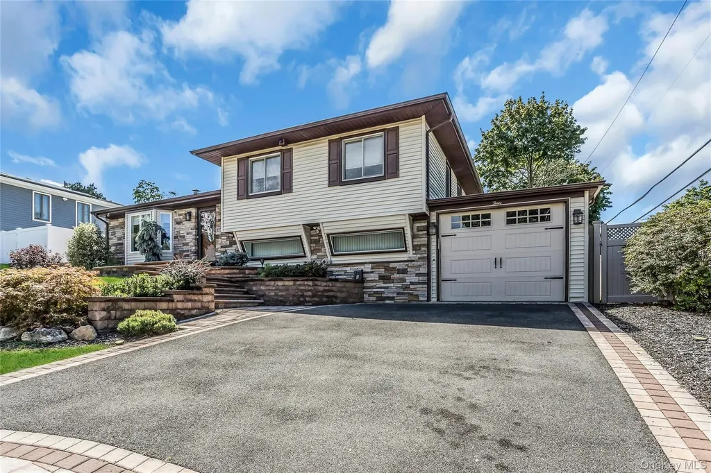 3 Harrow Lane Old Bethpage NY 11804