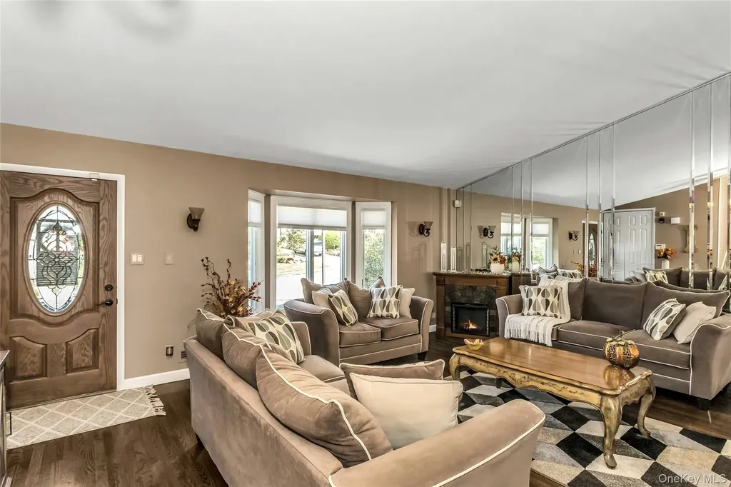 3 Harrow Lane Old Bethpage NY 11804