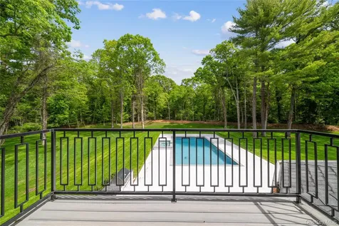 12 Quaker Ridge Drive Brookville NY 11545