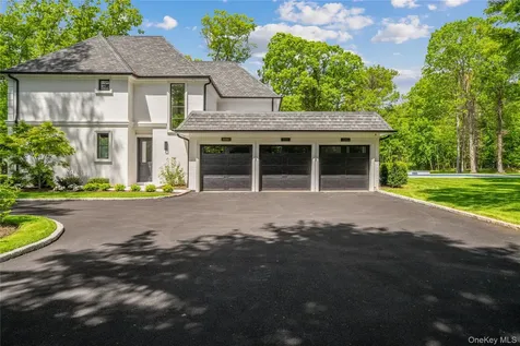 12 Quaker Ridge Drive Brookville NY 11545