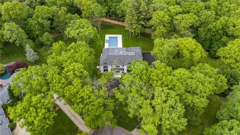 12 Quaker Ridge Drive Brookville NY 11545