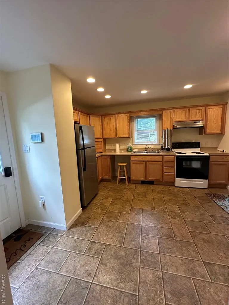 161 Washington Drive Mastic Beach NY 11951